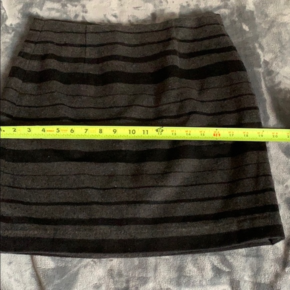 Banana Republic wool blend skirt - Picture 7 of 8